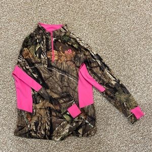 MOSSY OAK camp and pink quarter zip